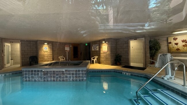 Building Photo - Marina Place 221