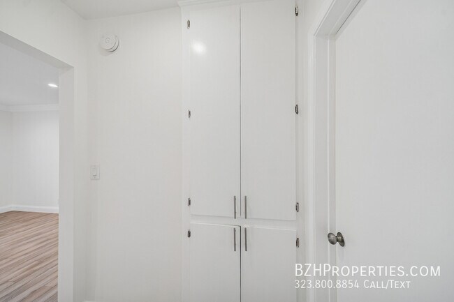 Building Photo - 1215 Hayworth Ave