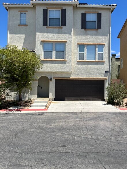 Building Photo - 2178 Dragon Claw Ln