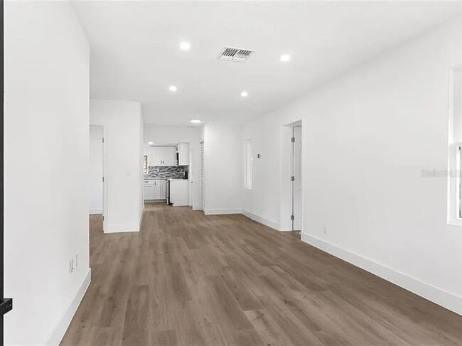 Building Photo - 4251 Tangerine Ave