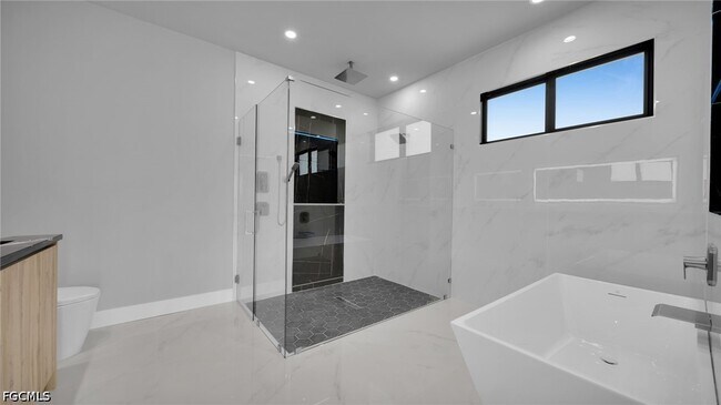 Building Photo - 1521 NW 37th Ave