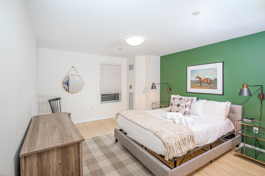 Building Photo - 60-62-62 Boylston St