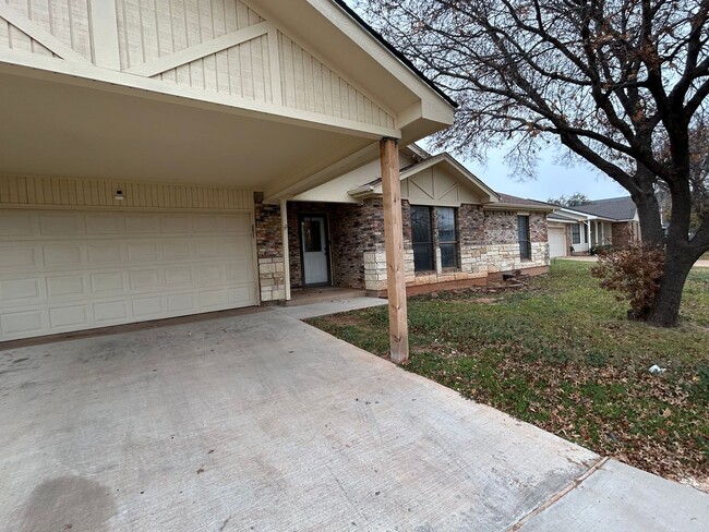 Building Photo - Fully remodeled 3 bedroom home in Wylie!!