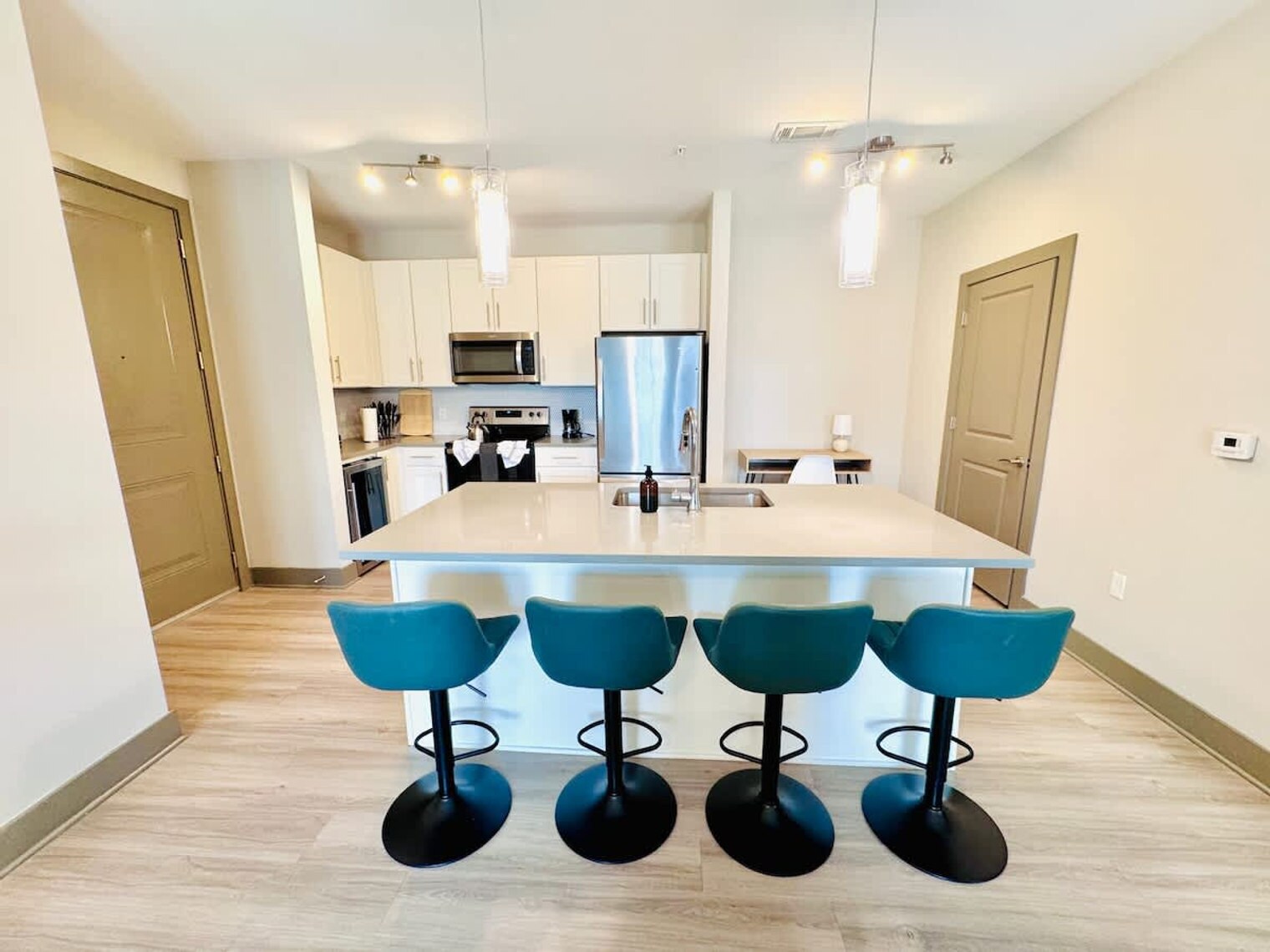 Building Photo - 9276 Vintage Hills Way