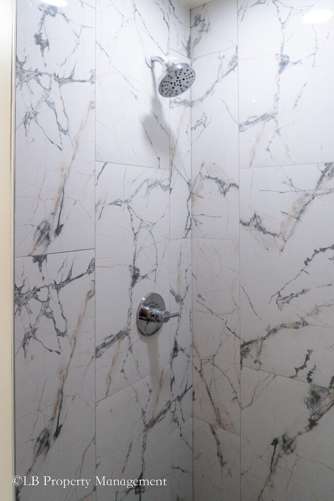 Building Photo - 1303 Lipan Dr