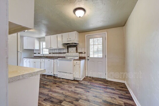 Building Photo - 4209 NE 16th St
