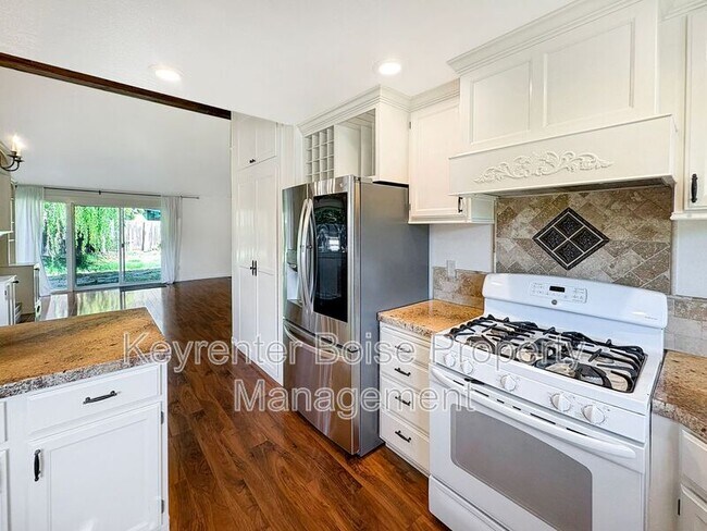Building Photo - 6503 W Baron Dr
