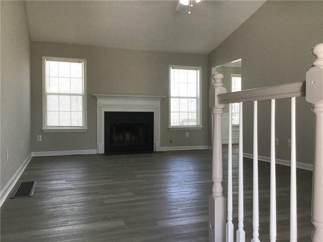 Building Photo - 390 Princeton Dr
