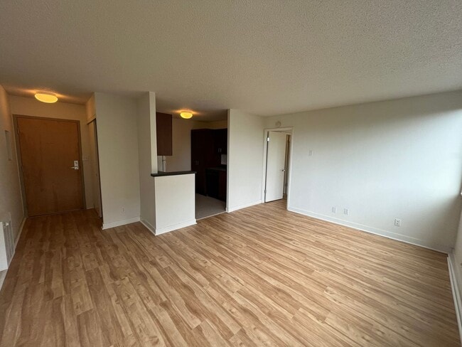 Building Photo - 1Bd/1Ba Home in Goose Hollow neighborhood ~ Secured Garage Parking and Additional Storage Unit!!!