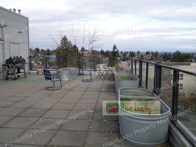 Building Photo - GREAT VIEWS! Lovely 2-Bedroom, 2 Bath Condo in Fantastic Fremont Area w/Garage Parking!!