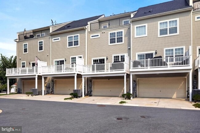 Building Photo - 7564 Warburg Way