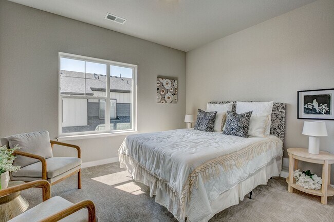 Building Photo - Mangold832 (KC-LN)