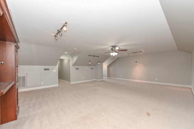 Building Photo - Elegant Townhome Living Minutes from Twelve Stones Golf Club – Bonus Room & 2-Car Garage