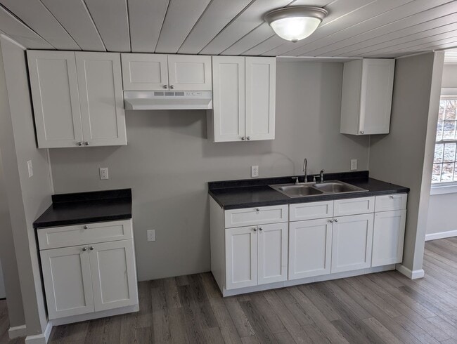 Building Photo - For sale (with rent to own option) - Freshly renovated 3 bedroom/2 bath mobile home