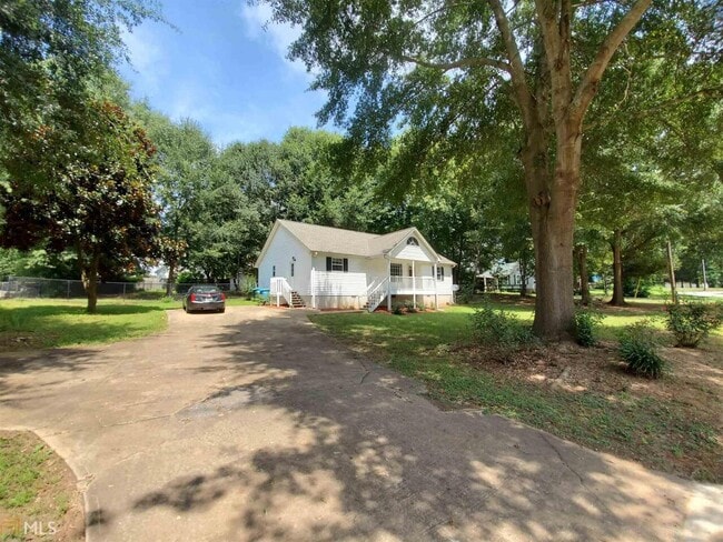 Building Photo - 124 Westwood Rd