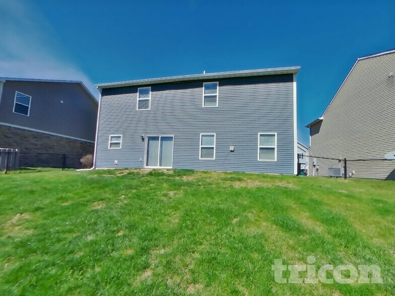 Building Photo - 371 Wakefield Ct