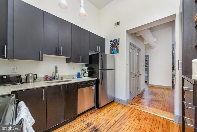Building Photo - 511 S Bond St