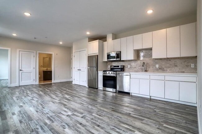 Building Photo - 140 Avenue B