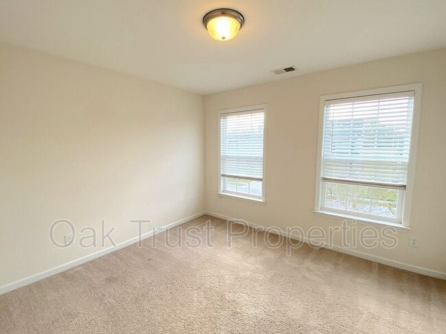 Building Photo - 8145 Ronda Dr