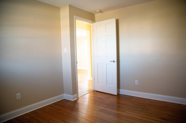 Building Photo - 516 s second ST