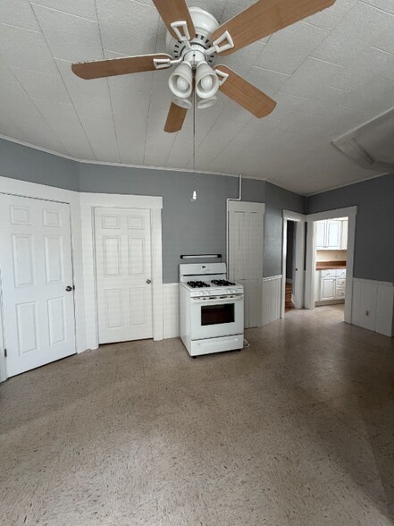 Building Photo - 61 C St