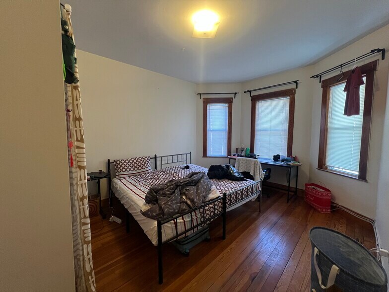 Building Photo - 346 Faneuil St