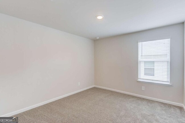 Building Photo - 1325 Lyon Wy Dr