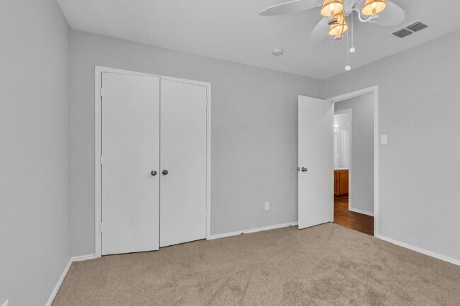 Building Photo - "Spacious 4-Bedroom Home – 2,085 Sq Ft Fort Worth Retreat!"