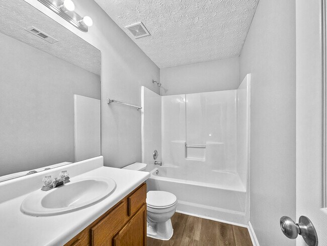 Building Photo - 1236 Liriope Ln SE