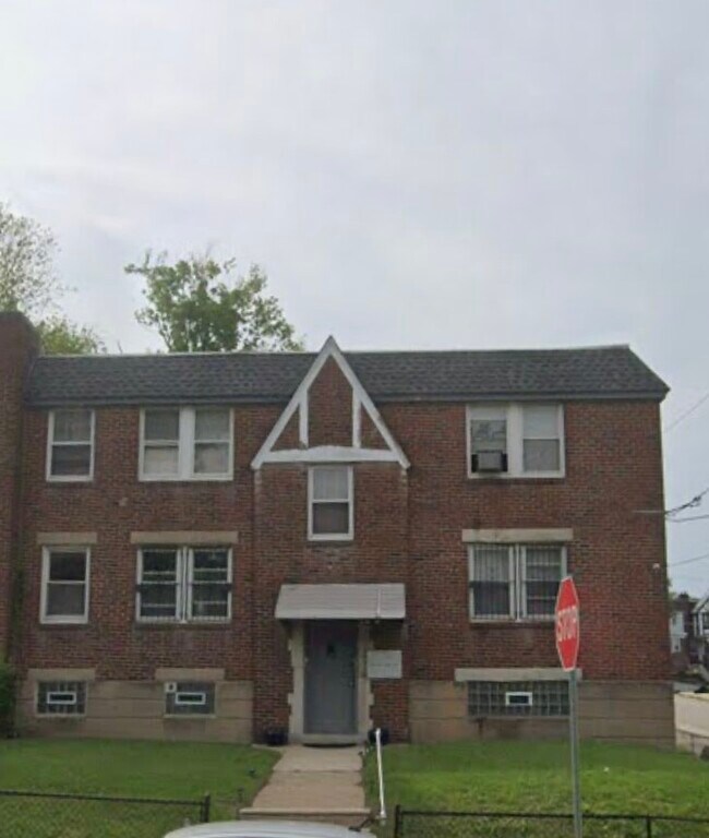 Building Photo - 399 E Cliveden St
