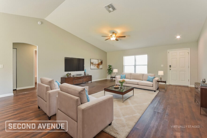 Building Photo - 15260 SW 43rd Ct