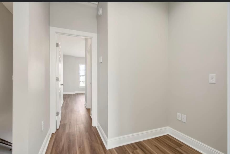 Building Photo - 139 Iberia St