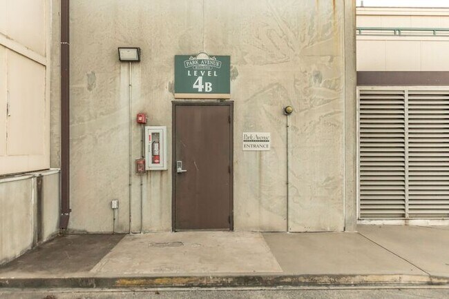 Building Photo - 115 E Park Avenue UNIT 419