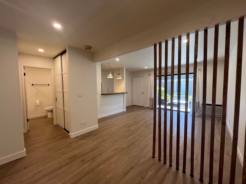 Primary Photo - 23 Streamwood