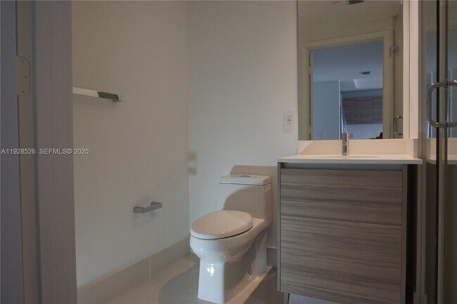 Building Photo - 121 NE 34th St