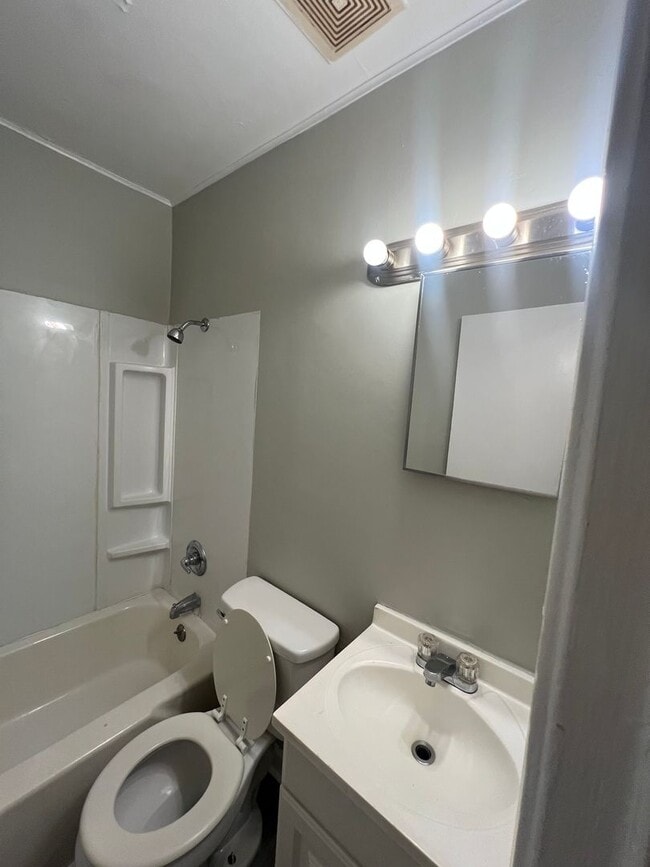 Building Photo - 3 Bedroom Home in Gastonia!!