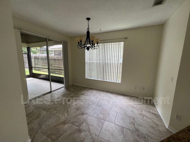 Building Photo - 1605 Slash Pine Pl