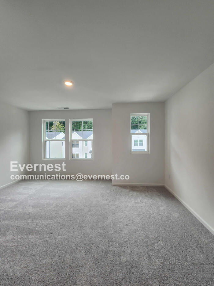 Building Photo - 1540 Crescent Townes Wy