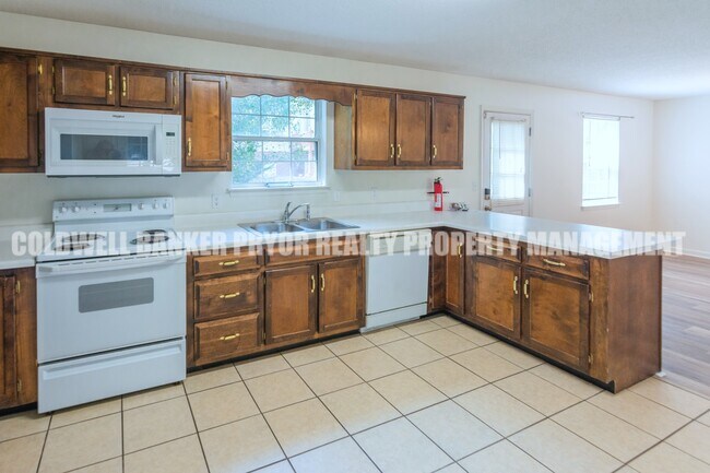 Building Photo - 1240 N Concord Rd