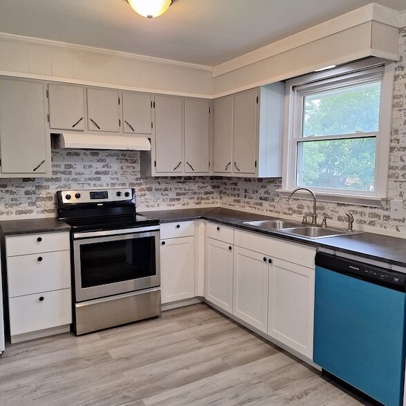 Building Photo - 418 Sam Houston Dr