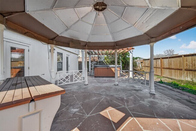 Building Photo - 15910 Clayton Bend Dr