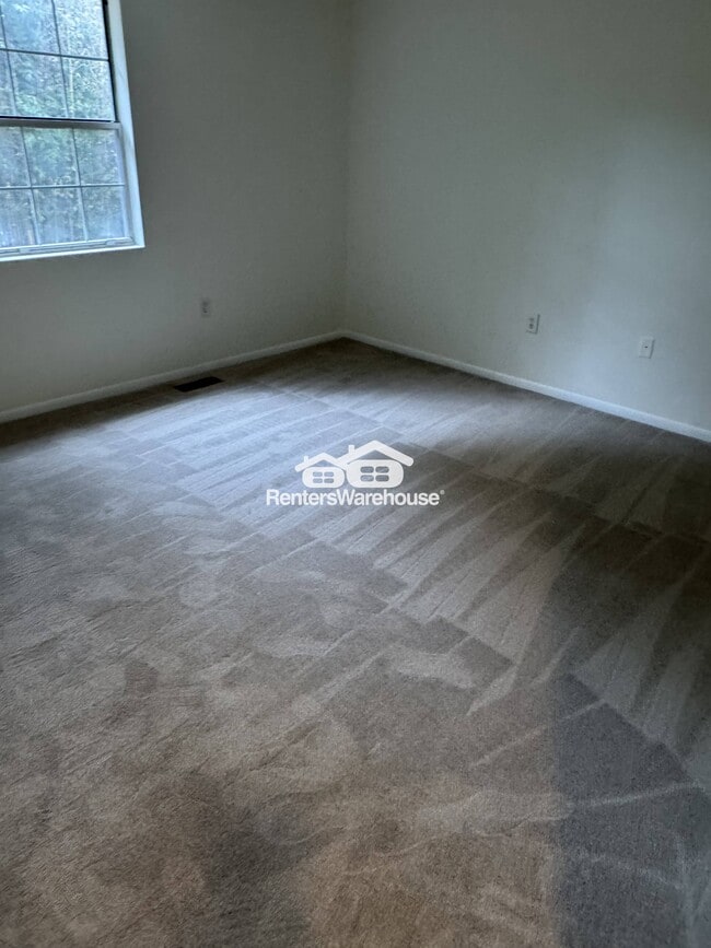 Building Photo - 1088 Crestview Dr