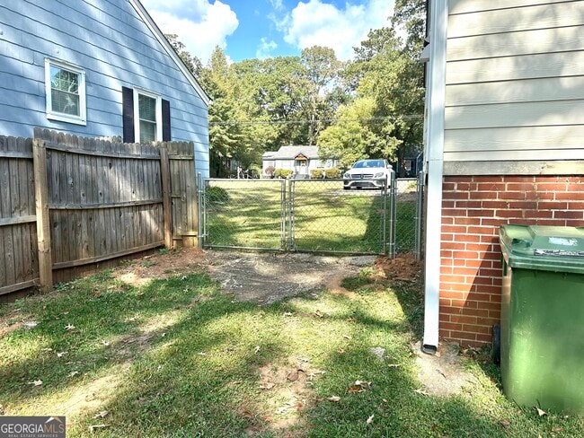 Building Photo - 716 Bieze St