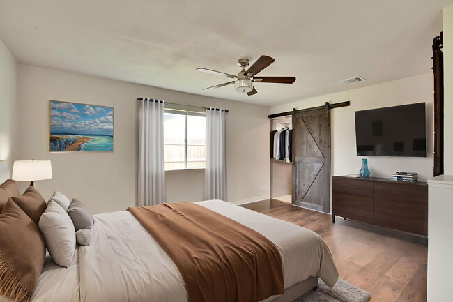 Building Photo - 7002 Skynook Dr