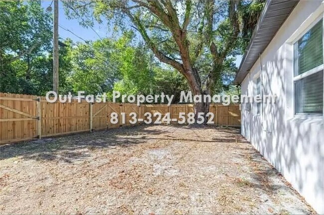 Building Photo - 2920 Emerson Ave S