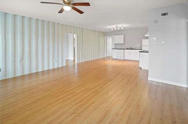 Building Photo - 3541 Mt Pleasant St