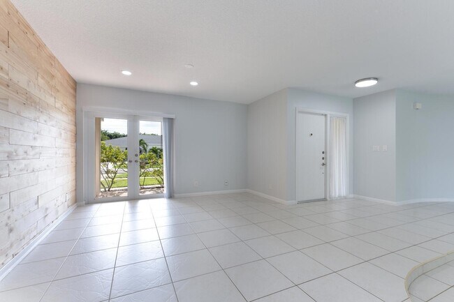 Building Photo - 4695 Brandywine Dr