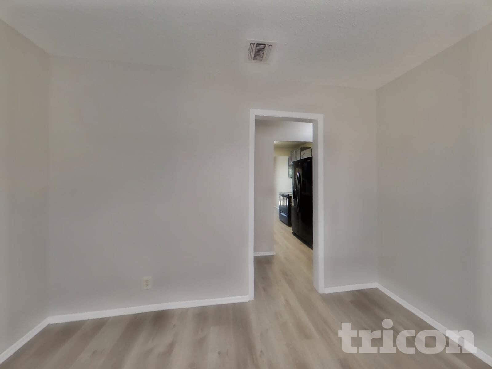 Building Photo - 15022 Old Creek St