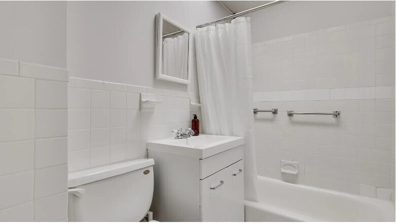 Building Photo - 823 Dorchester Ave