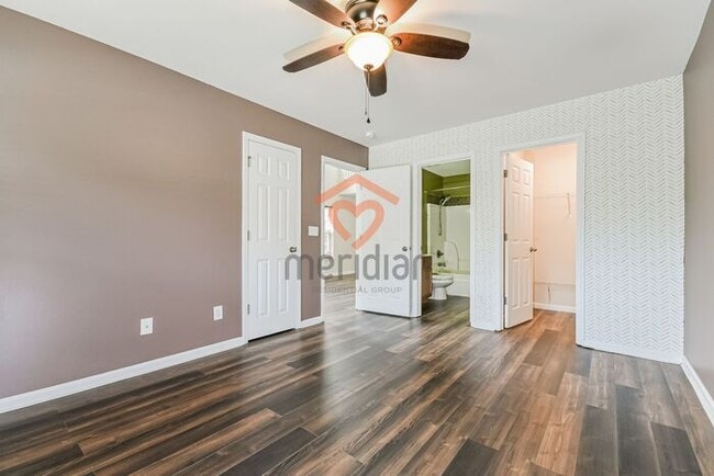 Building Photo - 3 bed / 2.5 bath - Move-in today!